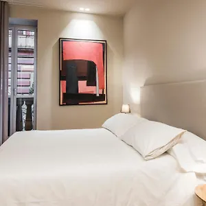ferrini-home-piazza-trento.sicilyhotelsitaly.net/